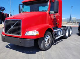 HAVE 2 IN STOCK!!! 2006 VOLVO VN DAYCAB