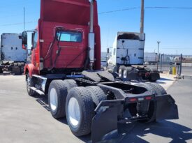 HAVE 2 IN STOCK!!! 2006 VOLVO VN DAYCAB