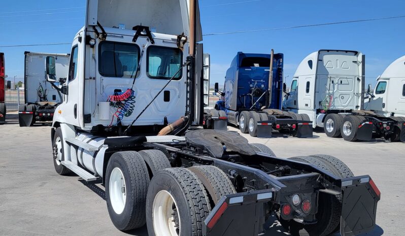 HAVE 4 IN STOCK 2016 FREIGHTLINER CASCADIA DAYCAB full