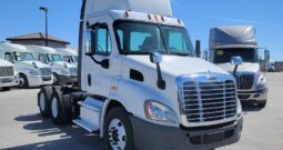 HAVE 4 IN STOCK 2016 FREIGHTLINER CASCADIA DAYCAB