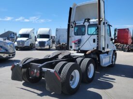 HAVE 4 IN STOCK 2016 FREIGHTLINER CASCADIA DAYCAB