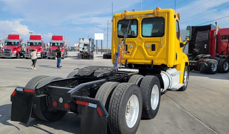 2015 FREIGHTLINER CASCADIA full