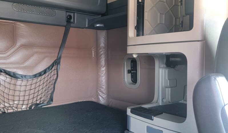 2017 FREIGHTLINER CASCADIA full