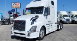 2011 VOLVO VNL