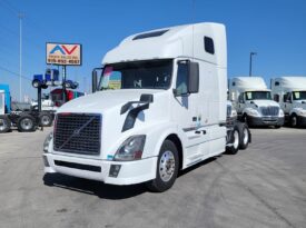 2011 VOLVO VNL