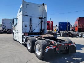 2011 VOLVO VNL