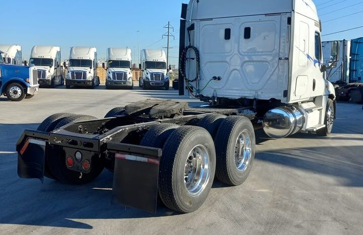 2017 FREIGHTLINER CASCADIA full