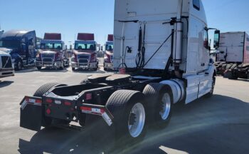 2011 VOLVO VNL