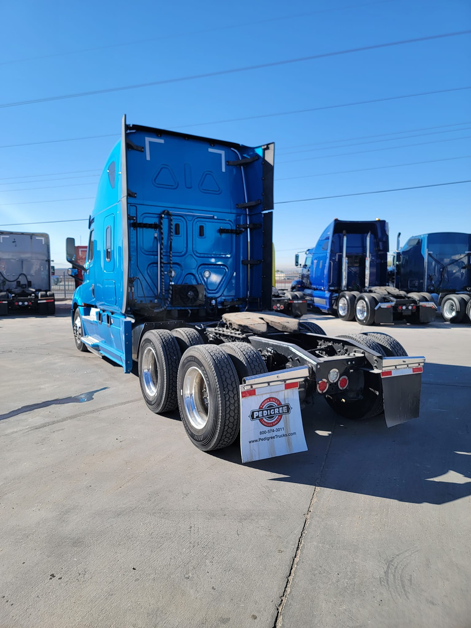 2020 FREIGHTLINER CASCADIA