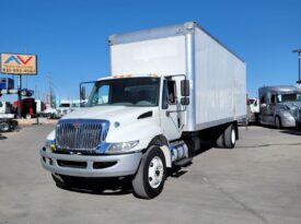 2016 INTERNATIONAL 4300 24′ BOX TRUCK