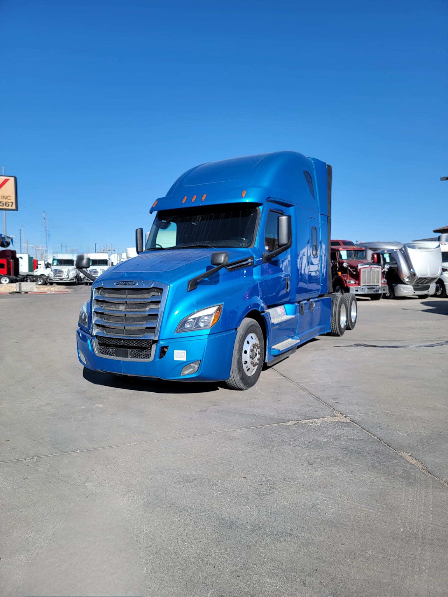 2020 FREIGHTLINER CASCADIA