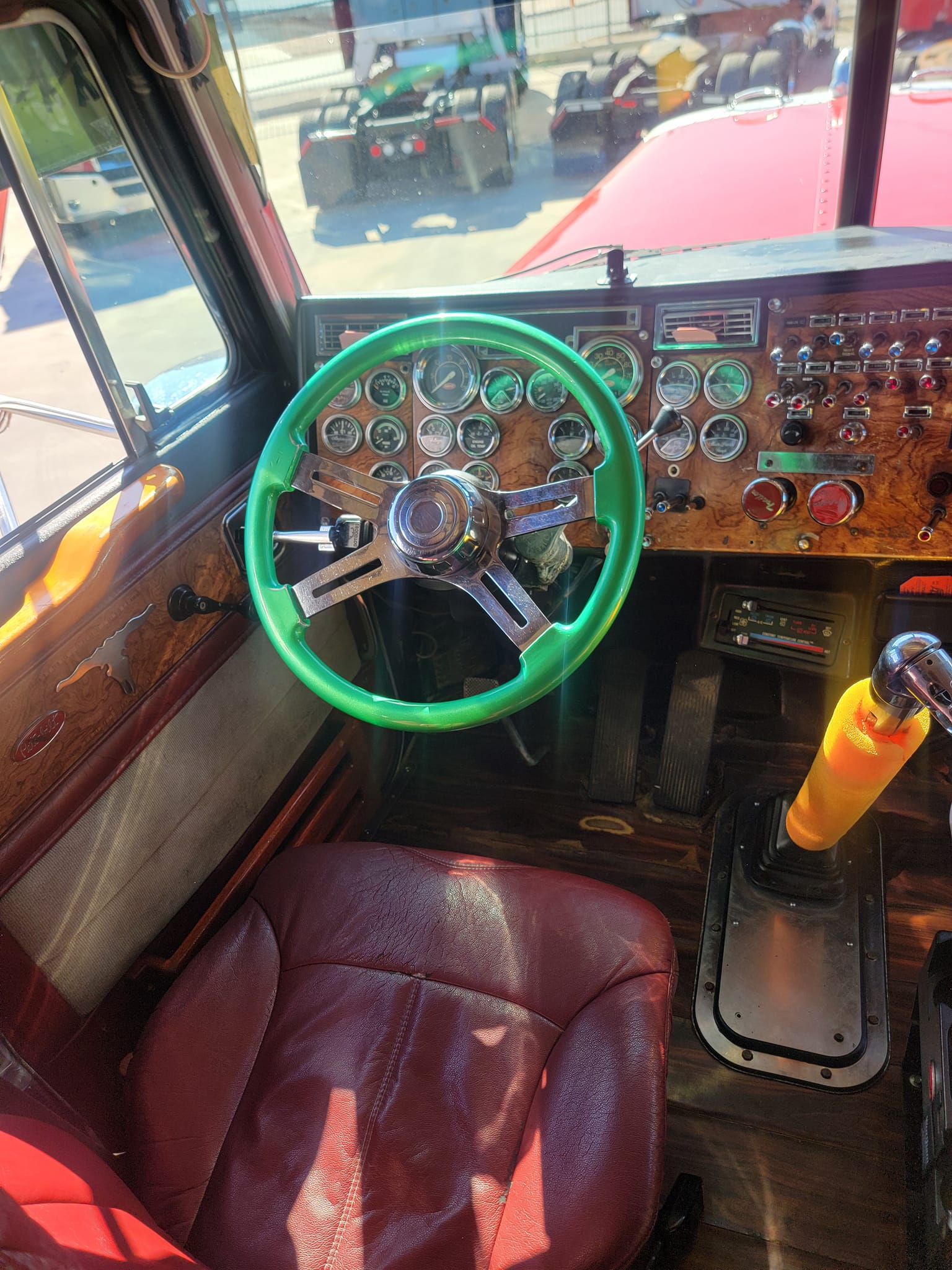 
										1994 PETERBILT 379 full									