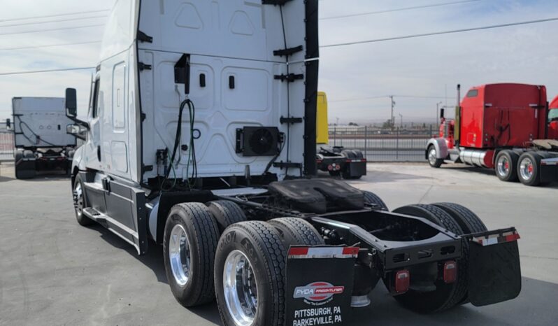 
								2021 FREIGHTLINER CASCADIA full									