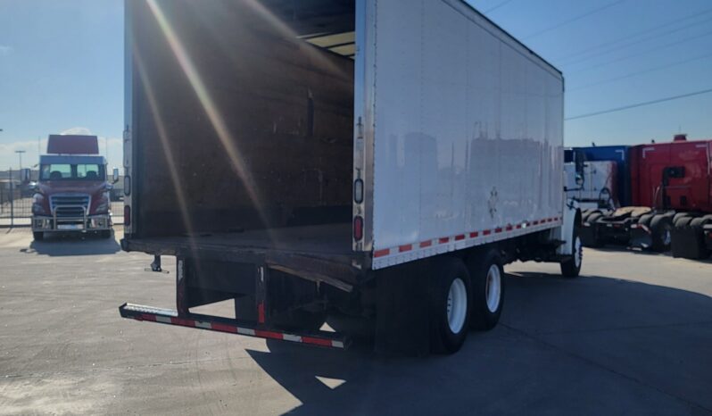 
								2015 FREIGHTLINER BOX TRUCK 24′ full									