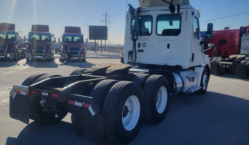 
								2018 FREIGHTLINER CASCADIA full									