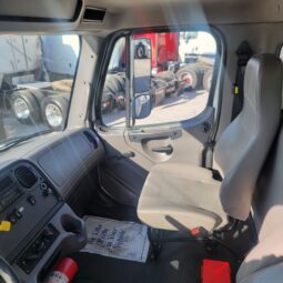 
										2015 FREIGHTLINER BOX TRUCK 24′ full									