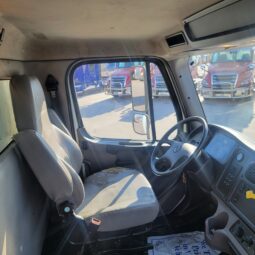 
										2015 FREIGHTLINER BOX TRUCK 24′ full									